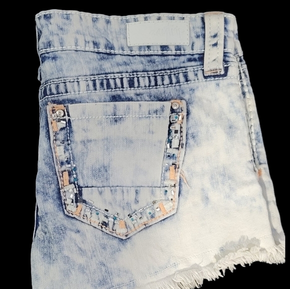𝅺daytrip Gemini Stone Washed Jean Shorts with Fringe and Sparkle Embellishments - Picture 3 of 4